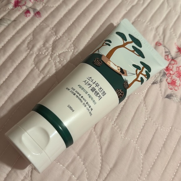 Round lab cleanser - Picture 1 of 2